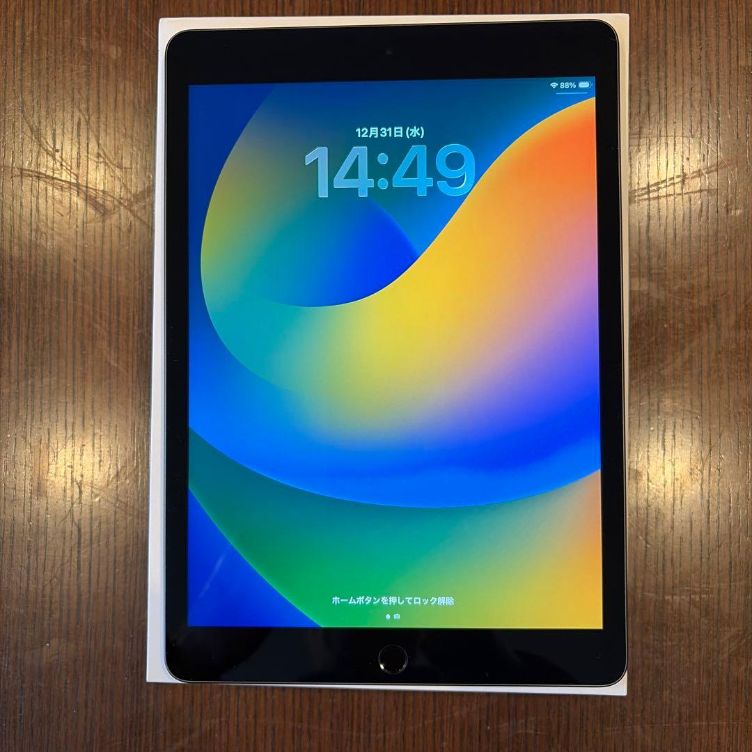 Apple iPad (第9世代) Wi-Fi 64GB 本体　スペースグレイ