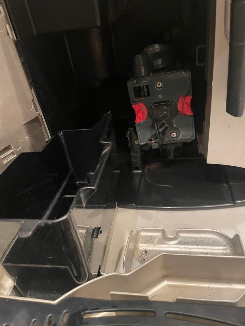 DeLonghi Magnifica エスプレッソマシン