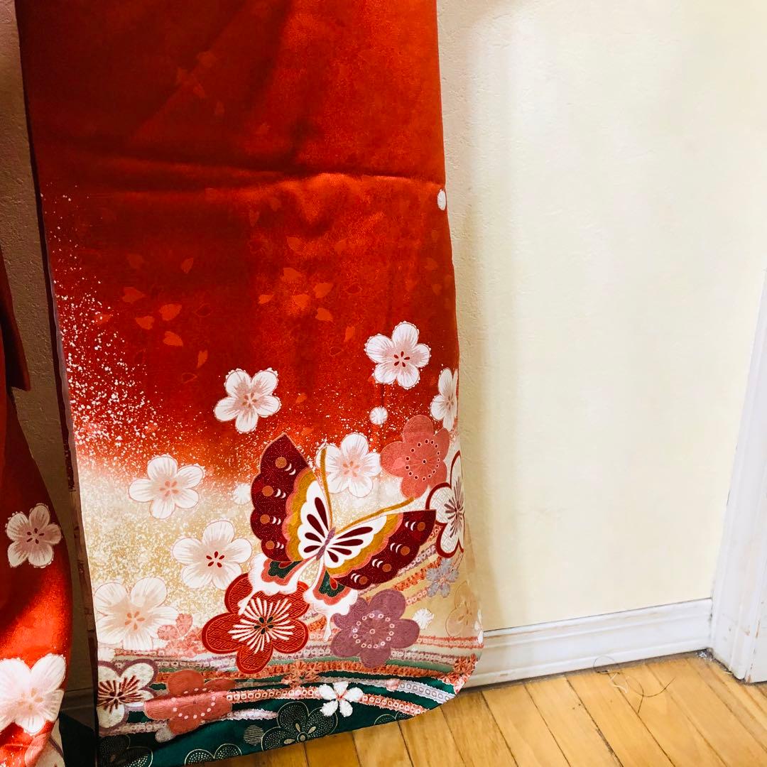 七五三七歳‼️豪華正絹尽くし⭐︎人気赤地暈し⭐︎蝶々金糸刺繍花々金彩⭐︎ 完全フルセット
