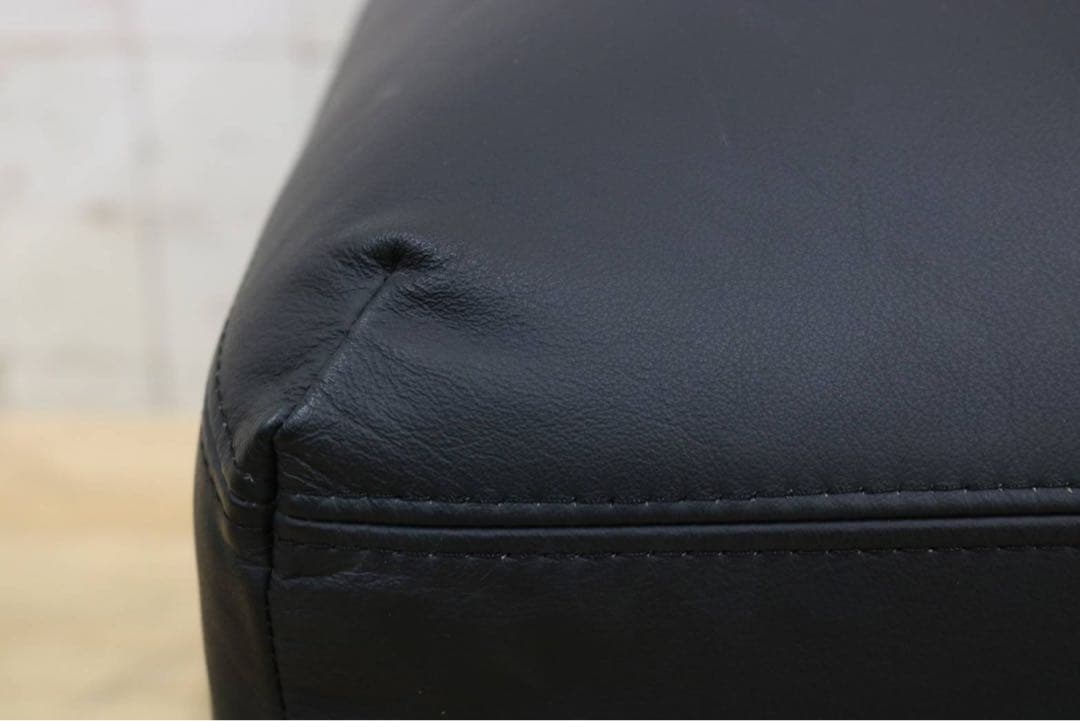 GMIS46C○HUKLA / フクラ オットマン スツール 椅子 ブラック