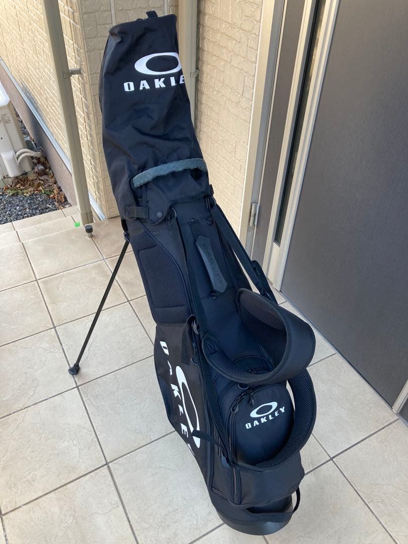 OAKLEY ブラック キャディバッグ