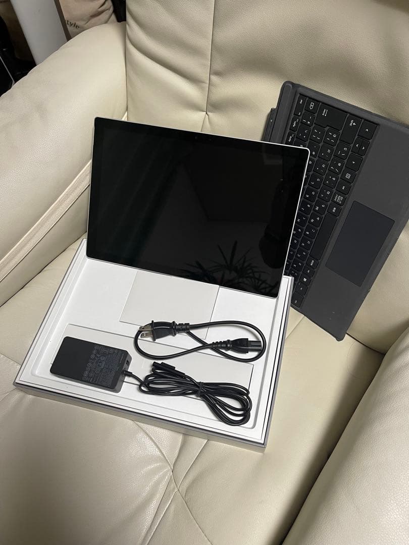 Windowsタブレット本体 Microsoft Surface Pro6 (8GB/256GB)