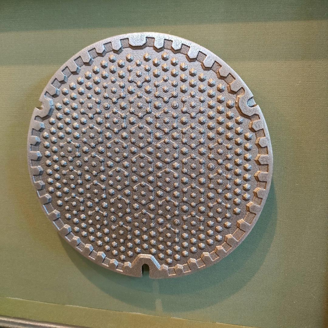 稀少 廃番品 ミニチュアマンホール 額装品 本物志向 ダクタイル鋳鉄