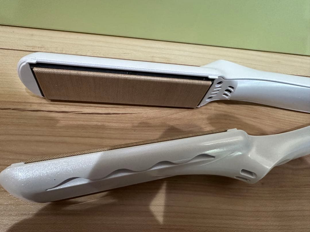 ⭐️早い者勝ち⭐️美品❗️絹女　キヌージョ　ストレートヘアアイロン　LM-125