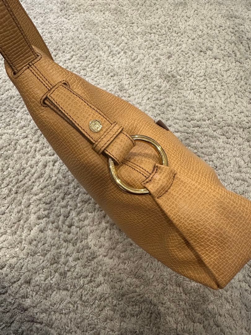 LOEWE レザーショルダーバッグ ベージュ