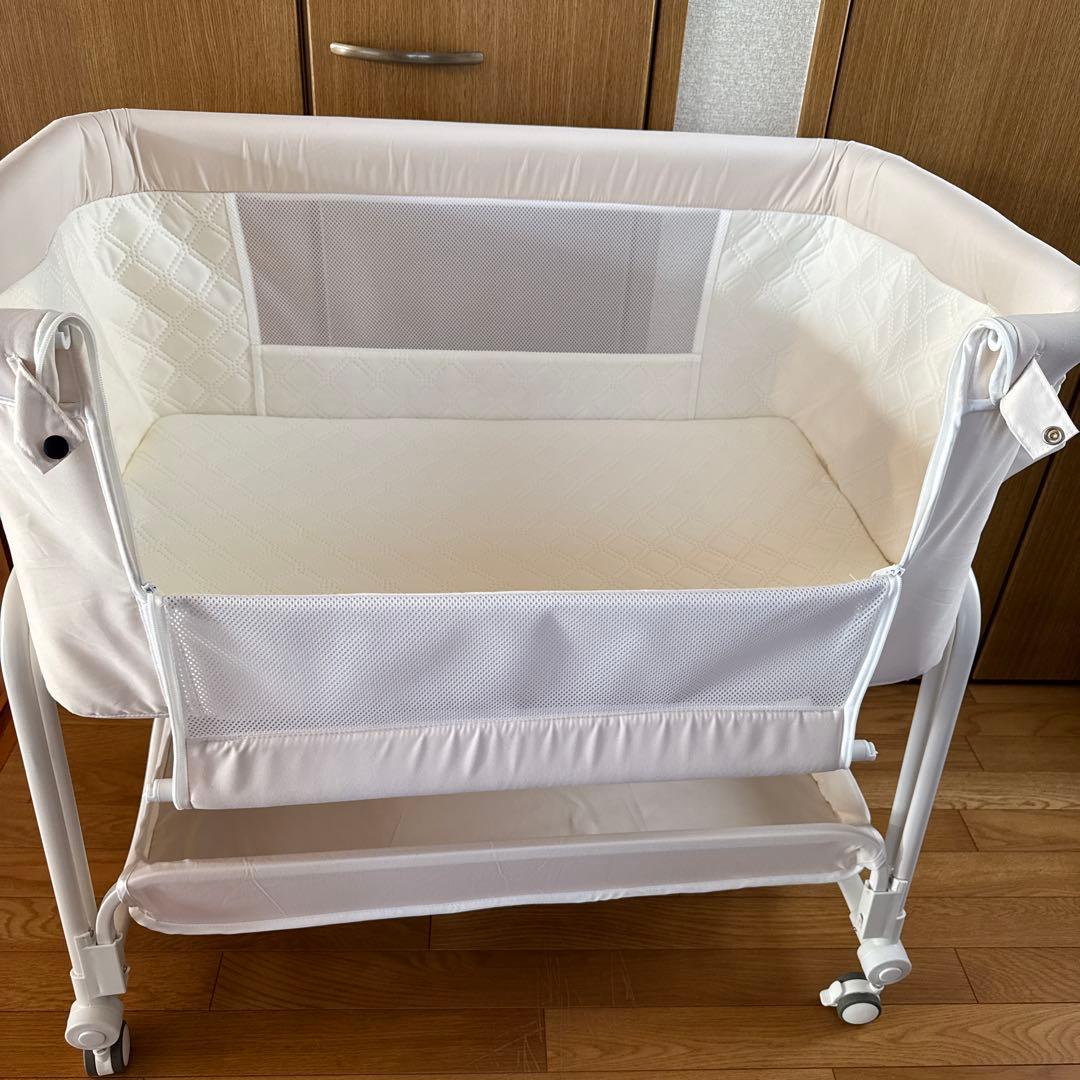 kino linpo ベビーベッド キャスター 収納棚付き 　クリーム色