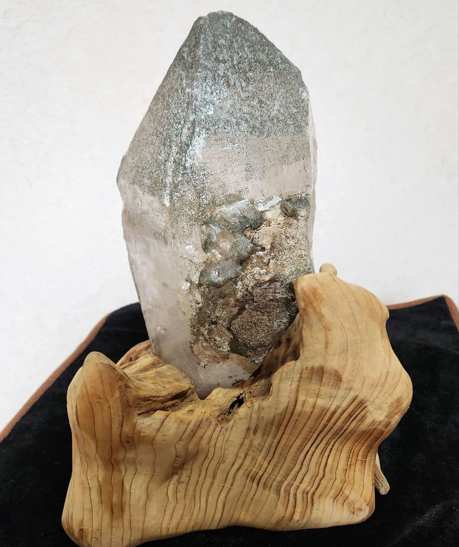 ガネーシュヒマール産 屋久杉台座付き