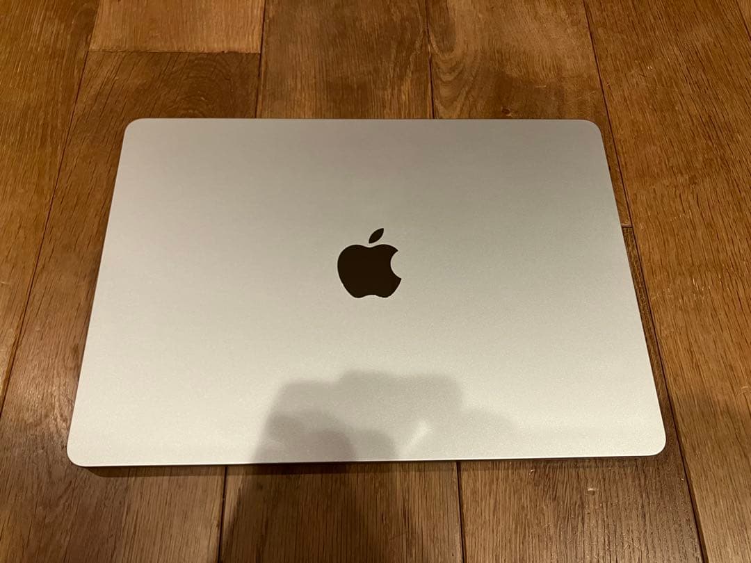 まめおに　MacBook 2022 air M2 スターライト