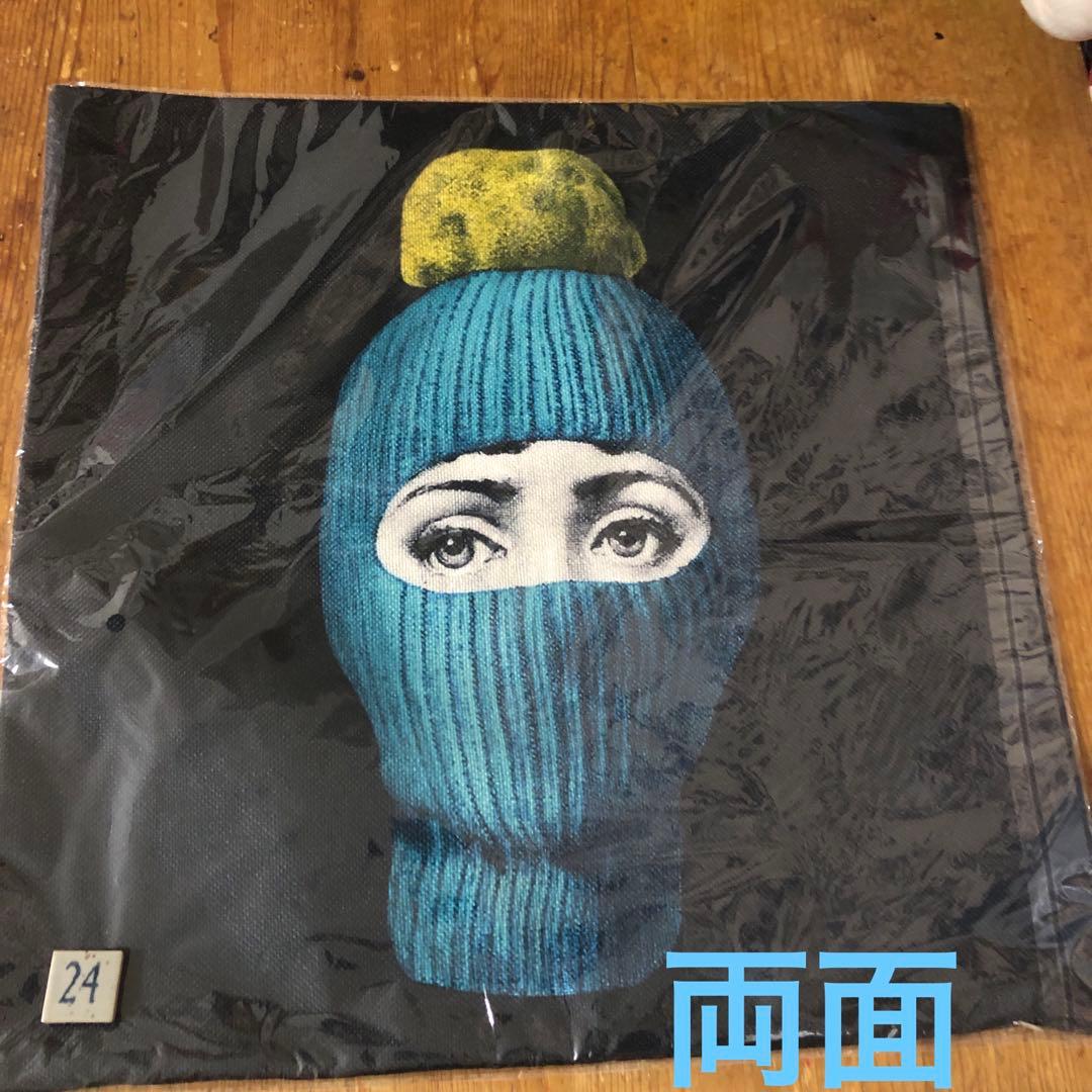 フォルナセッティークッションカバー24番　ブルー系ニット帽子　両面プリント