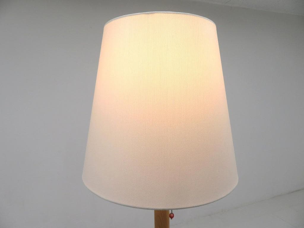 展示品　カリモク　ドラドラ　北欧　オーク材　ソファ 照明付き　ラウンジチェア