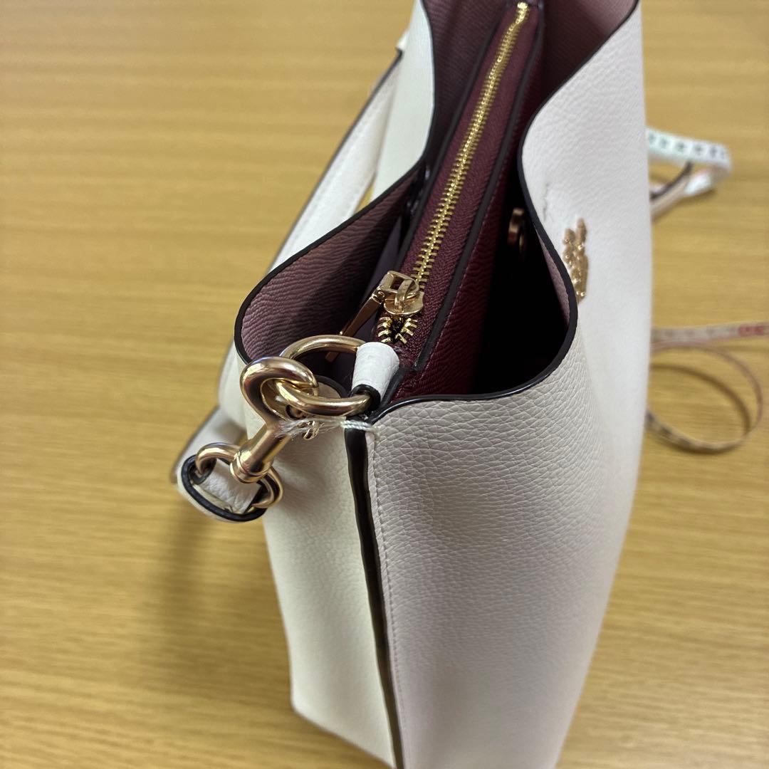 COACHホワイトレザーショルダーバッグ