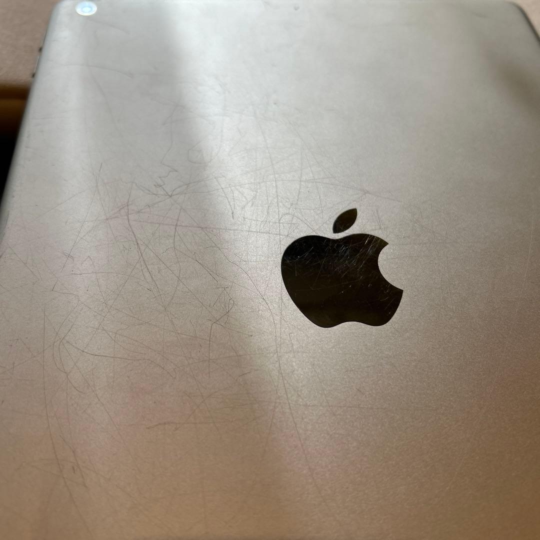 iPad第七世代シルバー　絵かきスタイラスペンシル　ケース３点セット