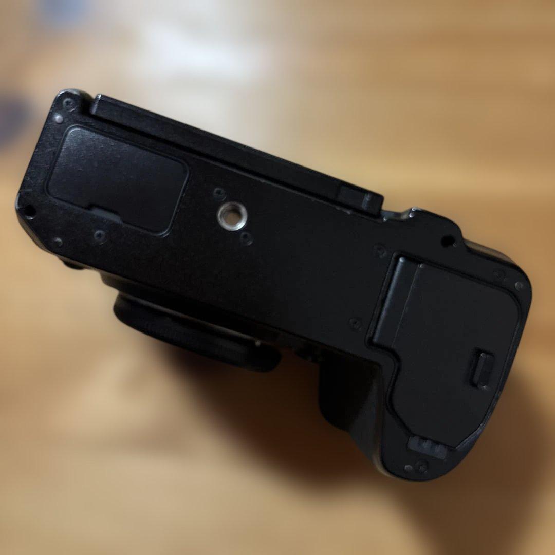 FUJIFILM X-H2 2.5万円相当の純正予備バッテリー2個と充電器付属