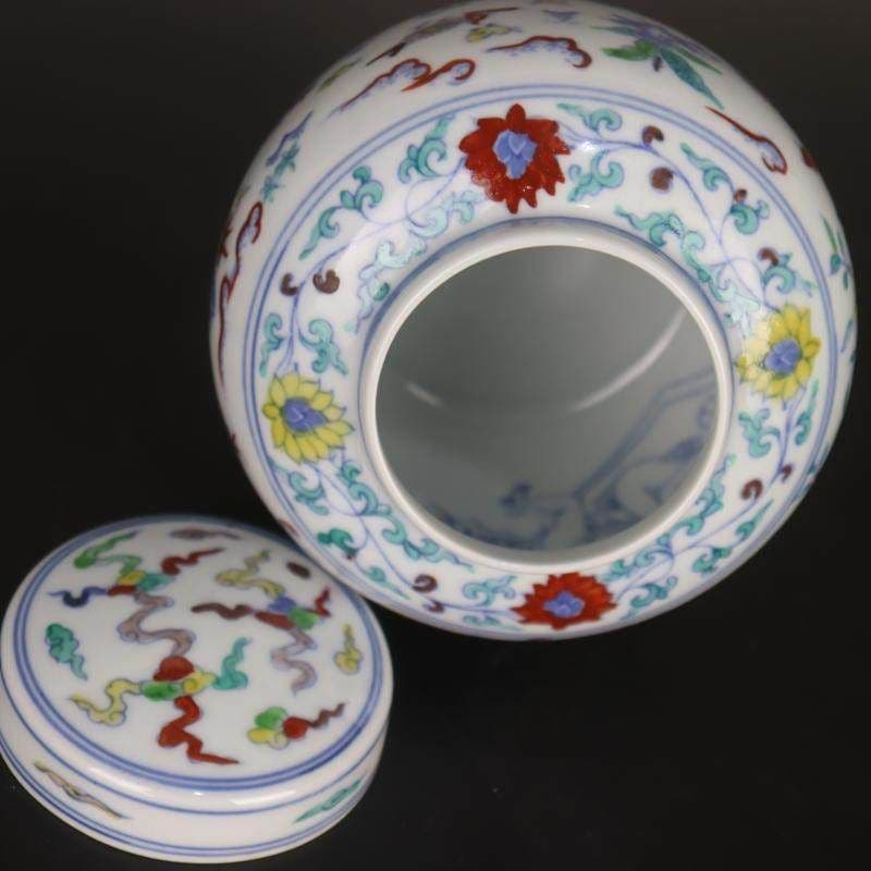 青花斗彩家族写真紋天子壺 景徳鎮 陶磁器 装飾品 現代工芸品 美術品 置物