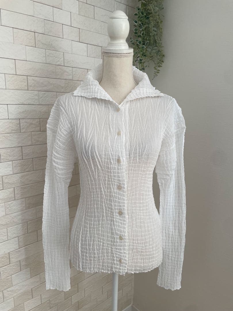 イッセイミヤケ ⭐️ホワイトリブ加工ボタンアップシャツ　Lサイズ