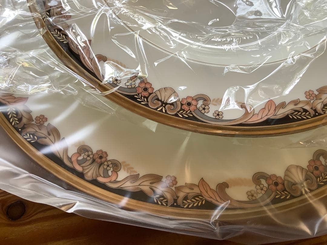 ノリタケ　ボーンチャイナ　ディナー皿