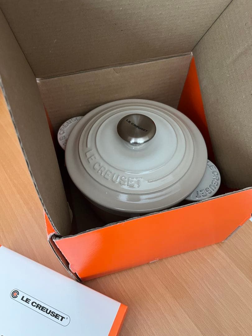 【新品　未使用】ル・クルーゼ　ココット　エブリィ 18 メレンゲ 2点セット