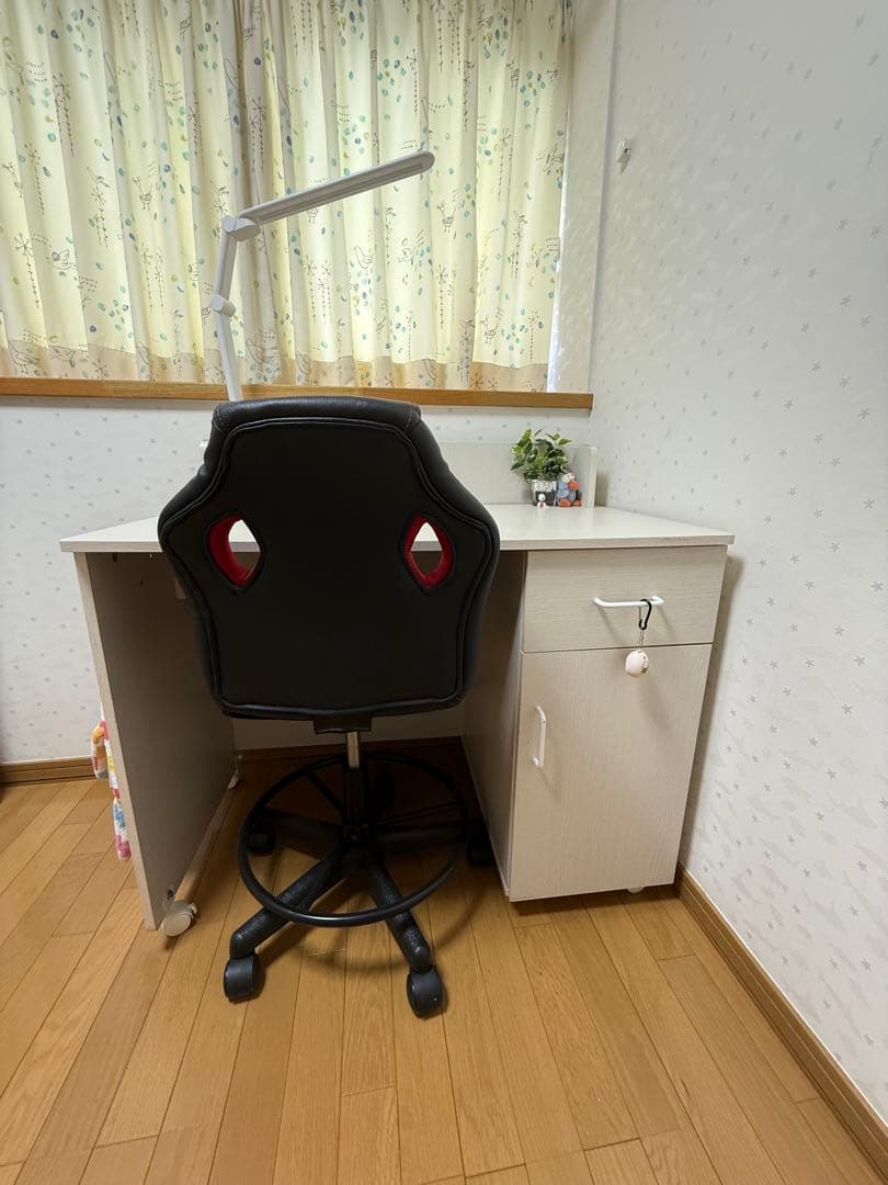 ロフトベッド・デスク付きホワイト 勉強机&椅子