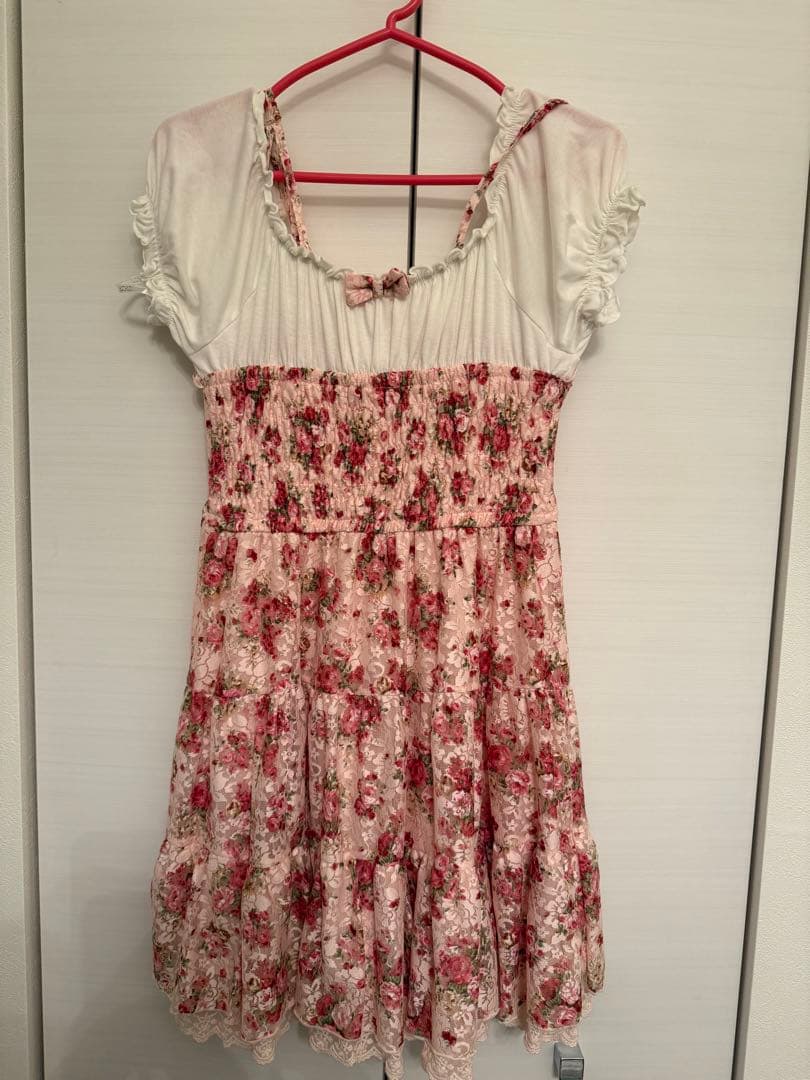 花柄ミニワンピース 半袖　リズリサ