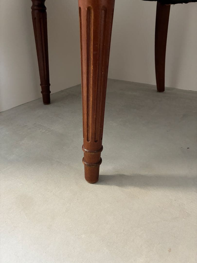 職人仕事が美しい　アンティークチェア　ピンク　ビンテージ　マルニ木工