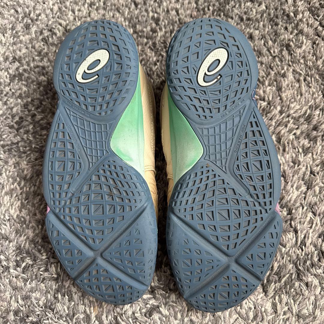 ASICS バスケットボールシューズ ベージュ/マルチカラー