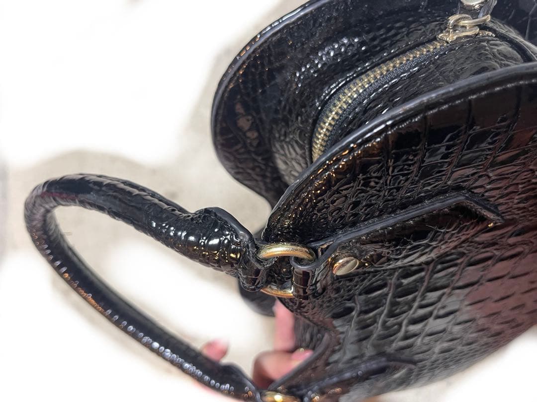 ハート型 クロコダイル風 ショルダーバッグ ブラック　ヴィヴィアン