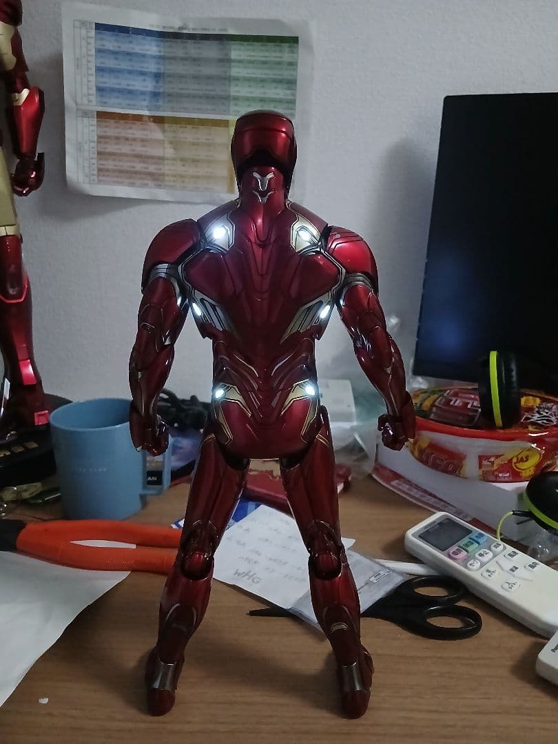 ホットトイズアイアンマン マーク50LEDライト付き