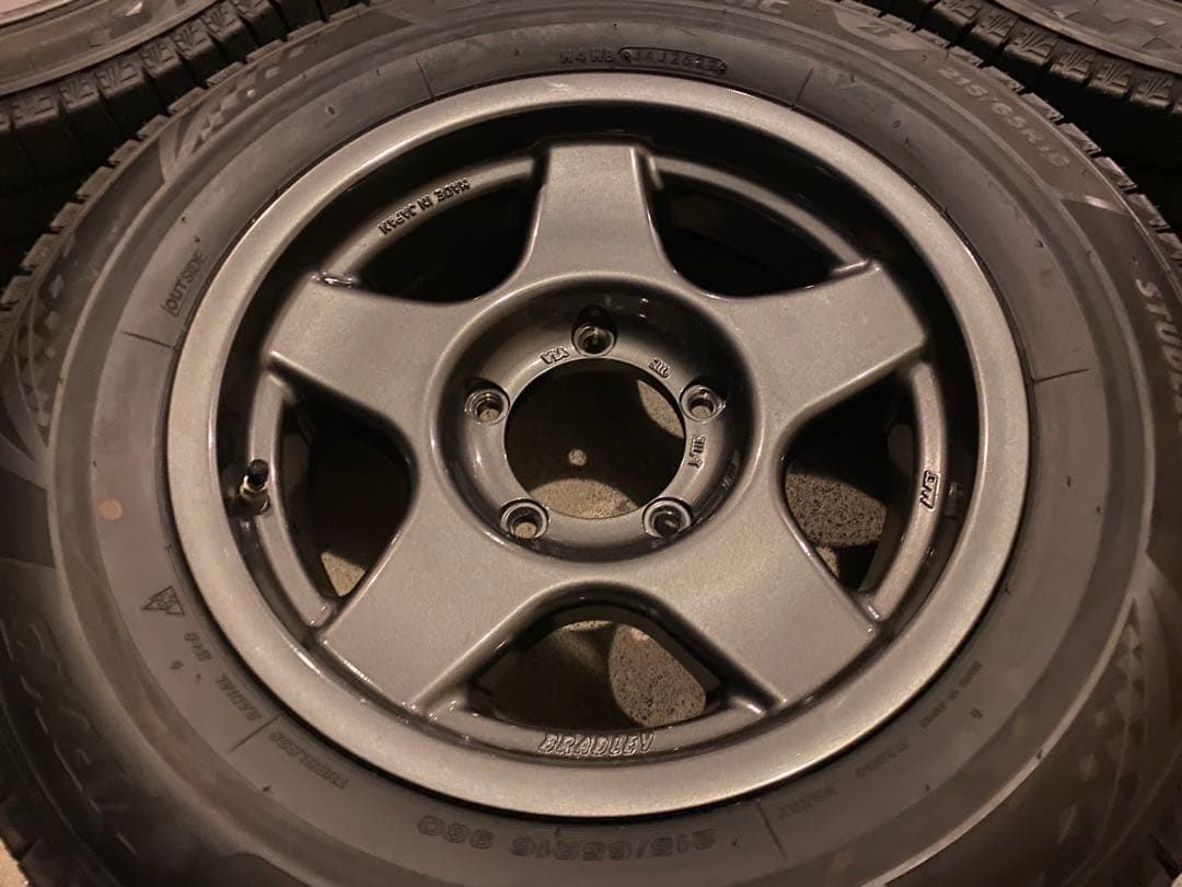 スタッドレスタイヤ　BRADLEY 16インチ4本　ジムニーシエラ　美品