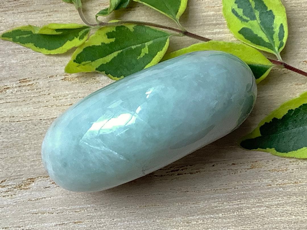 ✳味身良好極上　絶対のおすすめ‼️30万円以上します糸魚川翡翠勾玉　鑑別書付極上物