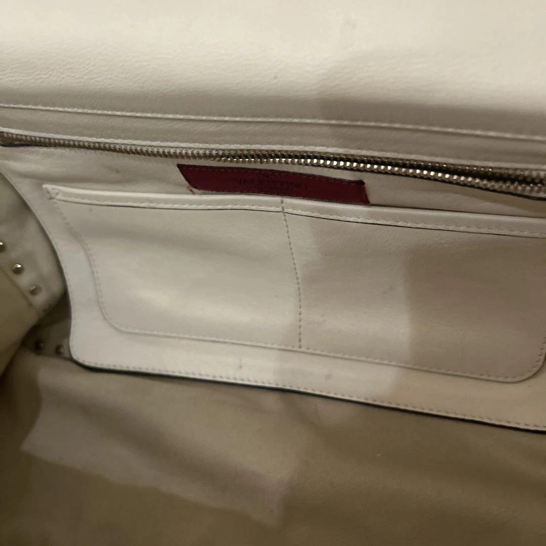 Valentino Garavaniロックスタッズ・オフホワイトバッグ