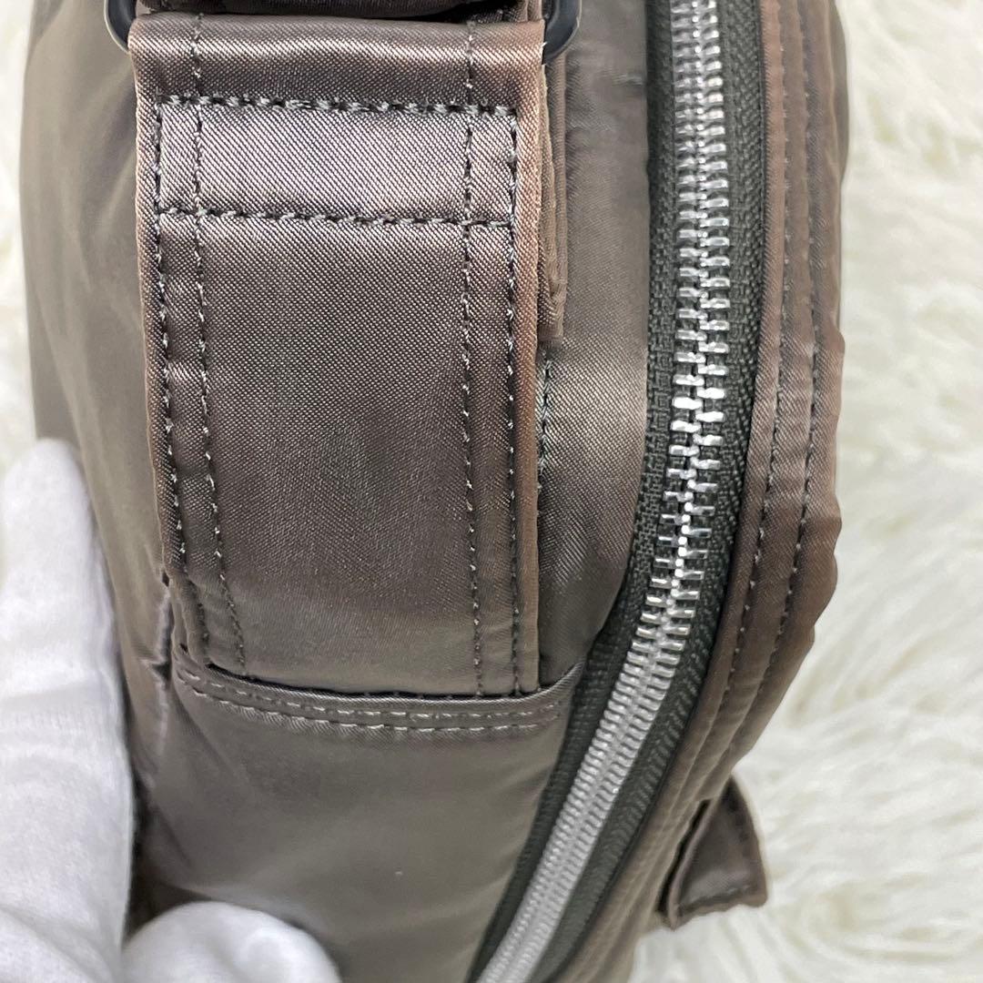 美品 PORTER ポーター タンカー ショルダーバッグ シルバーグレー 二層式