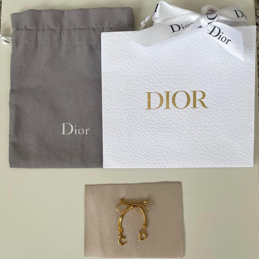 Christian Dior クリスチャンディオール＊ゴールド リボン ブローチ