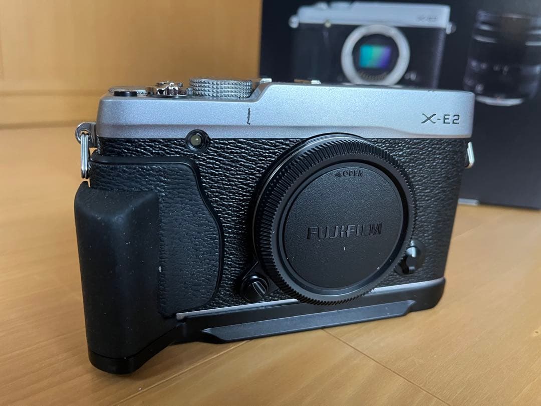 FUJIFILM X-E2 ミラーレスカメラ 本体　美品