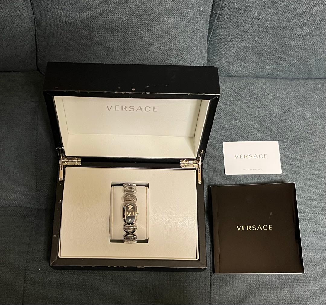 VERSACE シルバーオーバル型時計