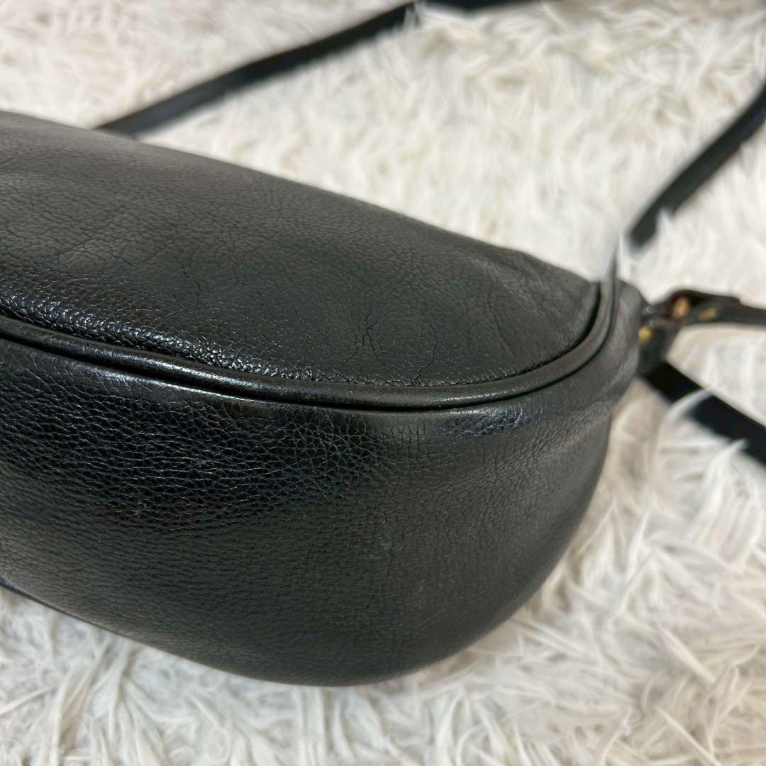 イルビゾンテ ショルダーバッグ ハーフムーン 三日月 レザー ブラック