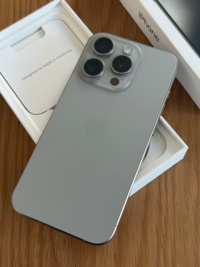 Apple iPhone 15Pro ナチュラルチタニウム 本体SIMフリー