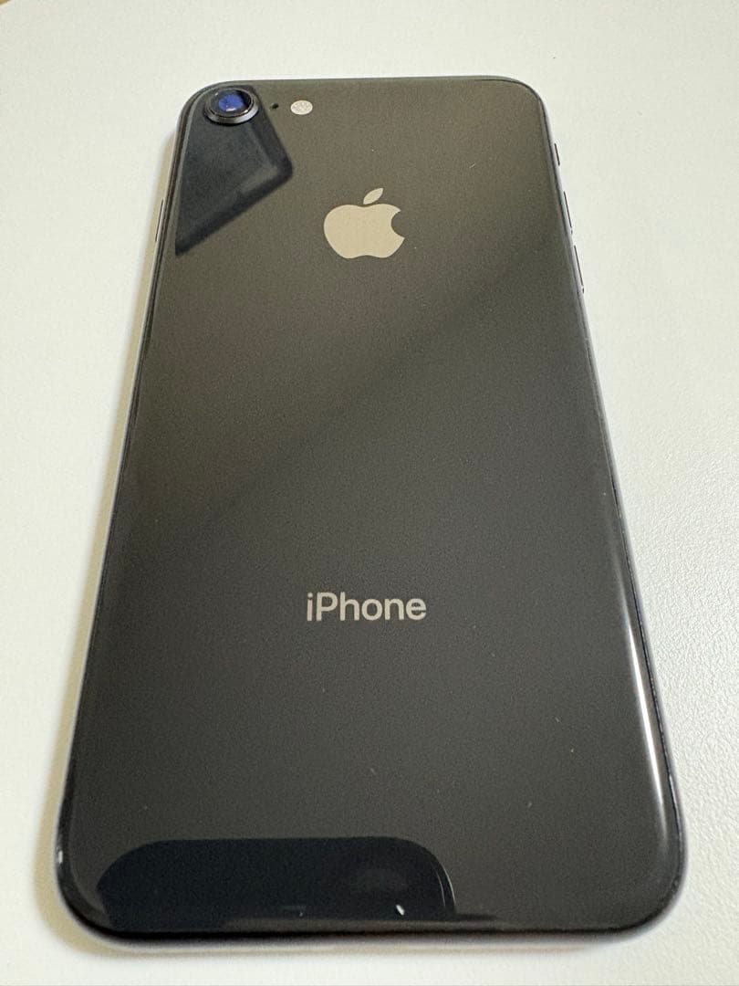美品　Apple iPhone 8 スペースグレー 本体