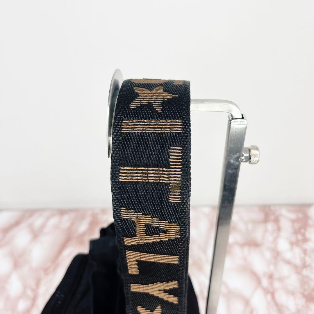 【極美品】FENDI フェンディ ショルダーバック70