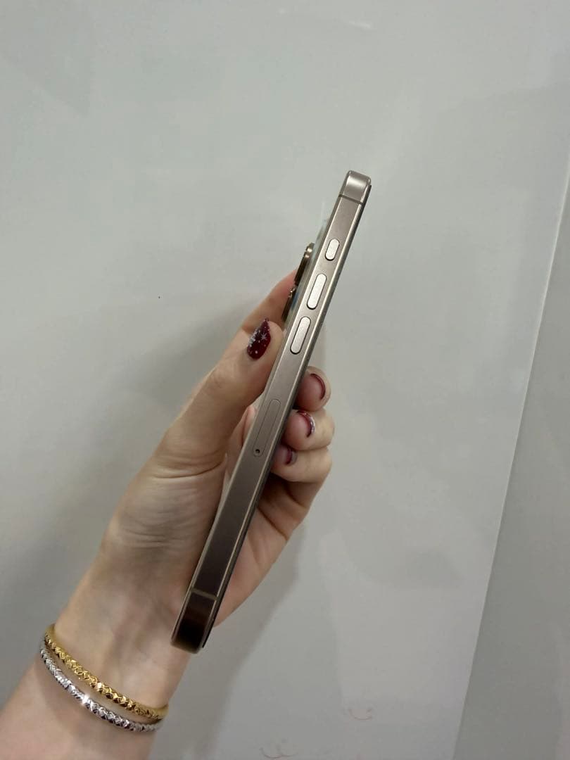 iPhone 16 pro 256GB バッテリ91%