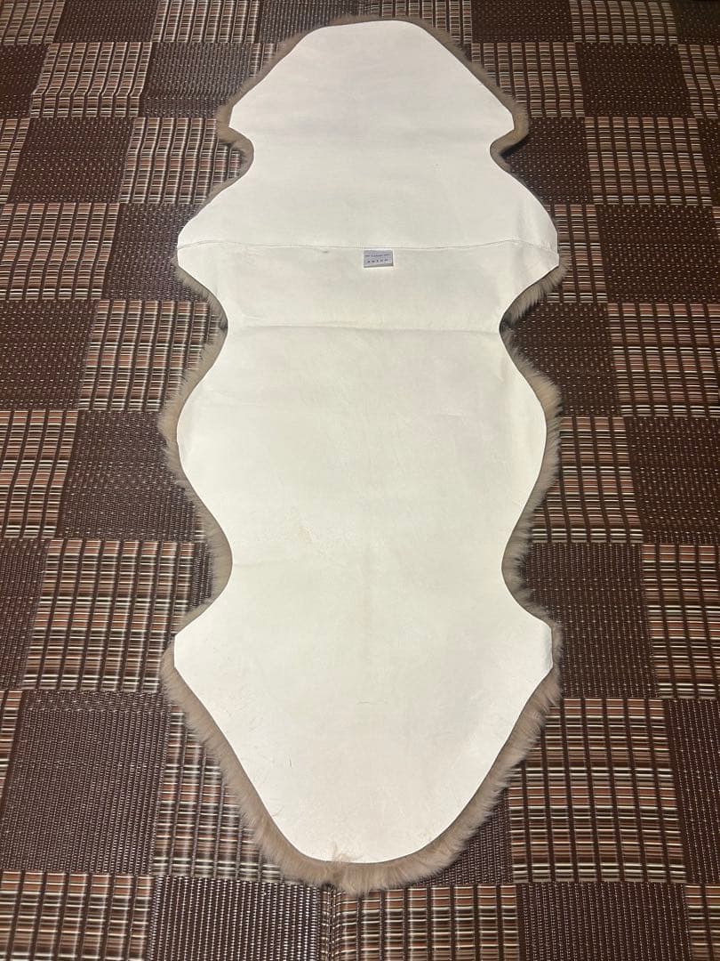 ⭐️② サービス品　人気色　天然羊毛ムートンラグ2匹サイズ　トープ色新品未使用⭐️