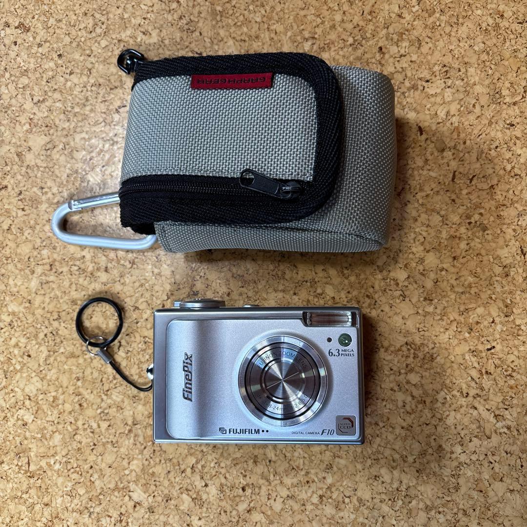Fujifilm FinePix F10 コンパクトデジタルカメラ