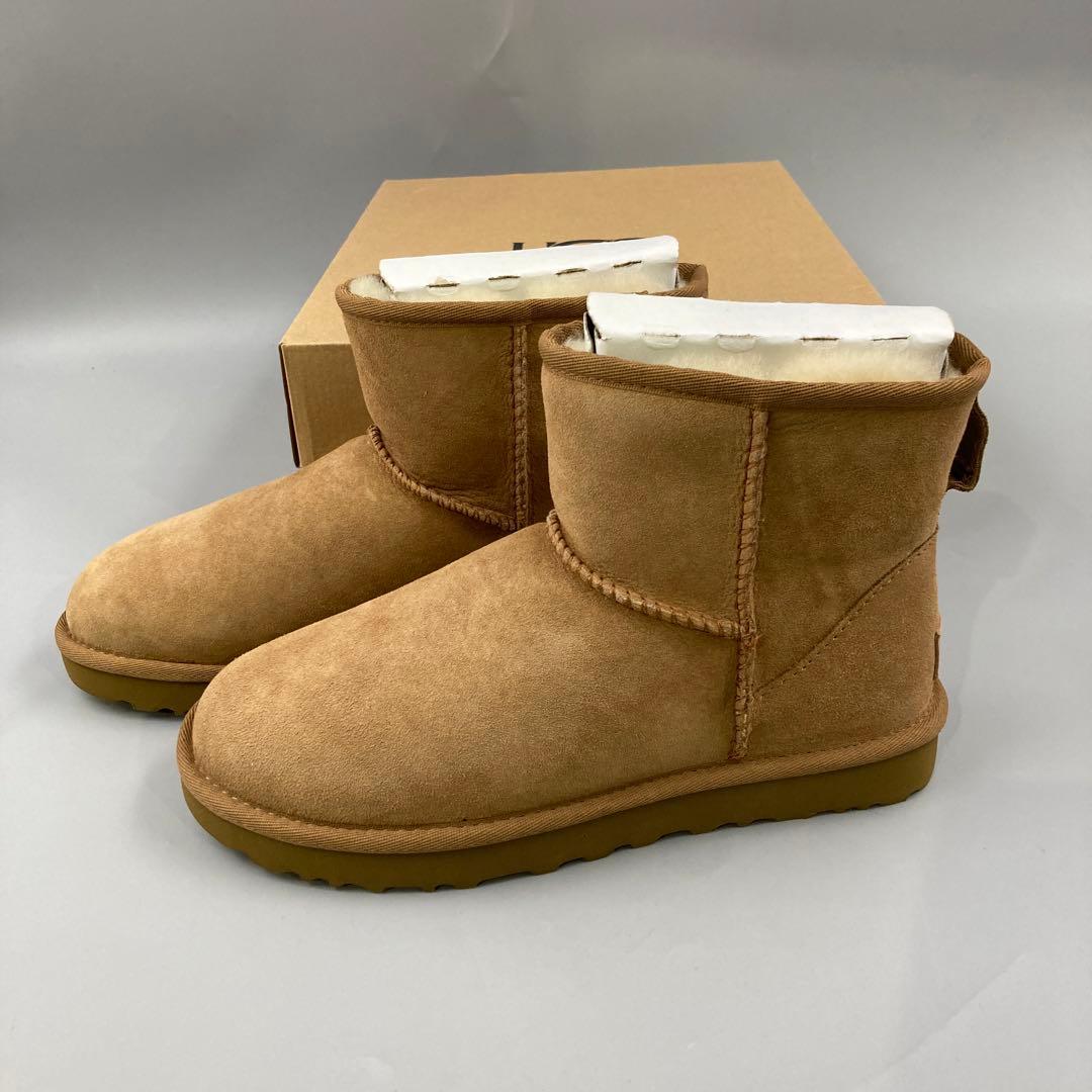 ☆新品未使用　UGG Classic Mini II 25センチ