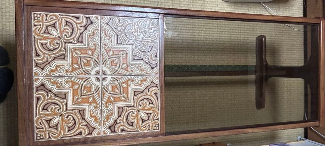 ヴィンテージ家具 G-PLAN ガラス&タイルトップのコーヒーテーブル