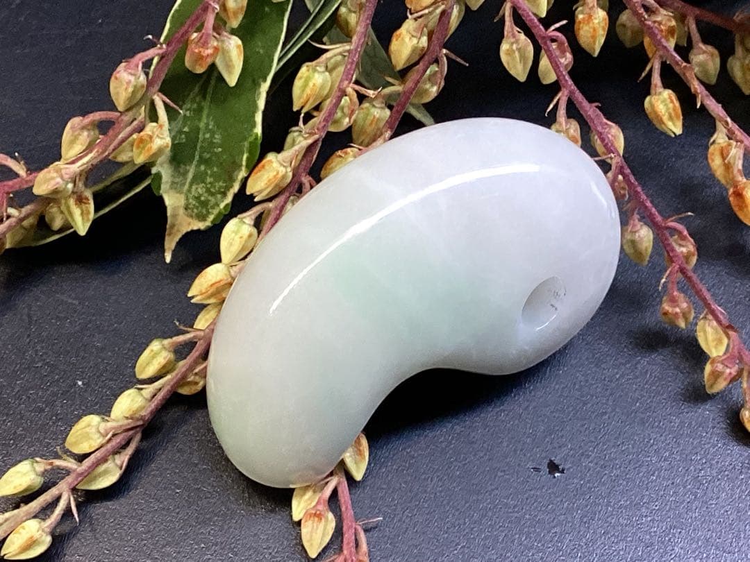 ✳premiumシリーズ幸運導く勾玉 高品質翡翠 再結晶線入り糸魚川翡翠　鑑別書