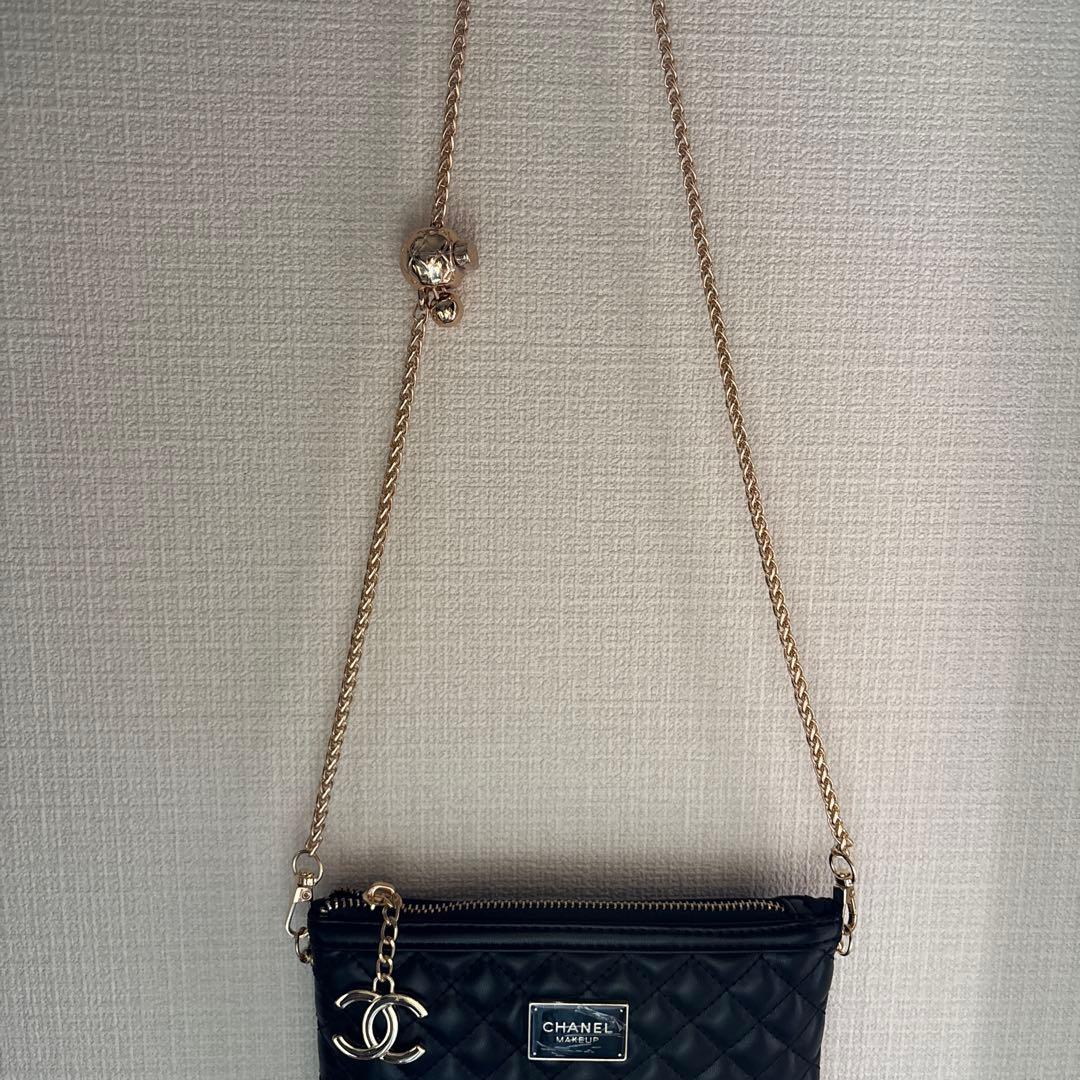 美品 シャネル ノベルティ ポーチ ショルダーチェーン付き 希少 早い者勝ち