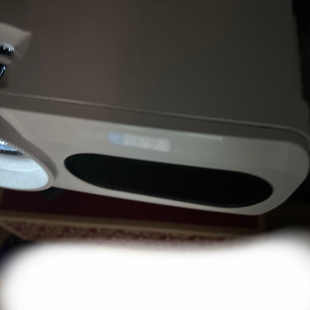 ホワイトプロジェクター 本体 三脚付き＆スクリーン