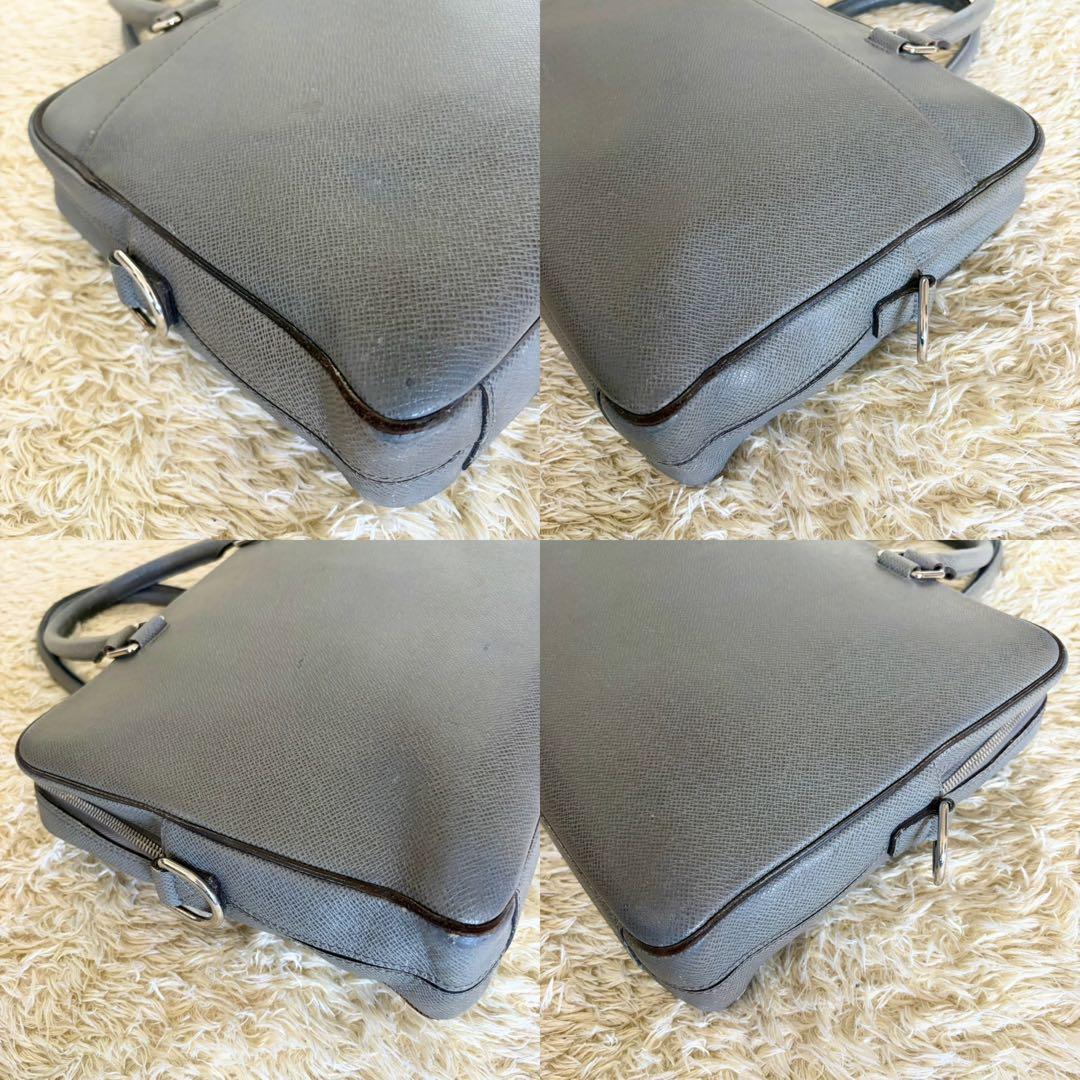 Louis Vuitton タイガ ポルトドキュマンPDB M32711 グレー