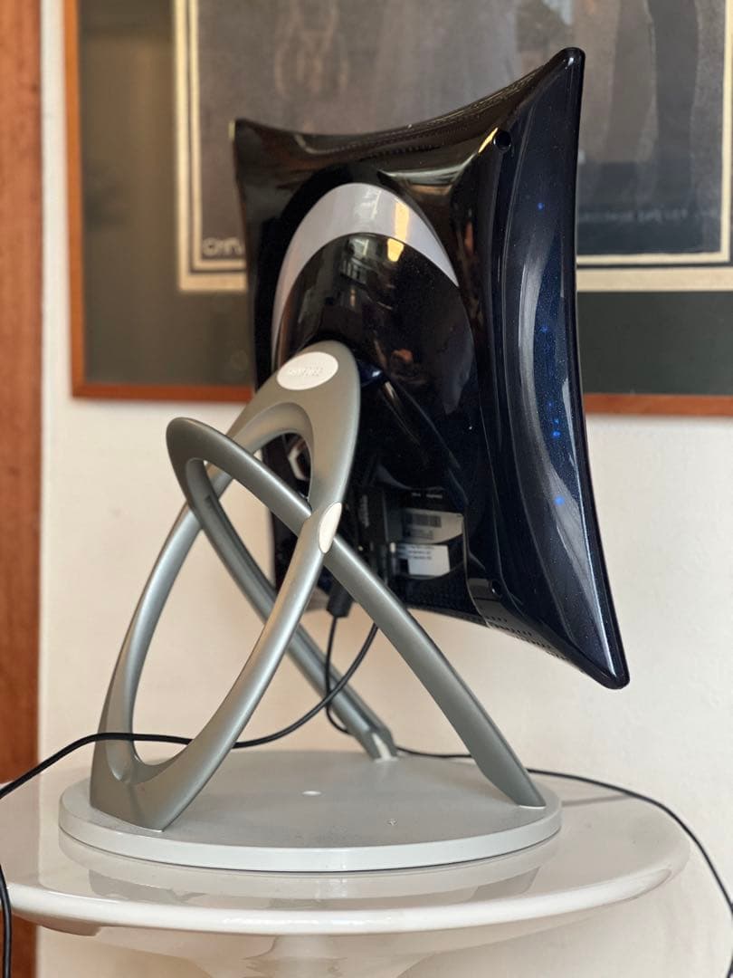 hannspree テレビモニター　ミッドセンチュリー　スペースエイジ　モニター