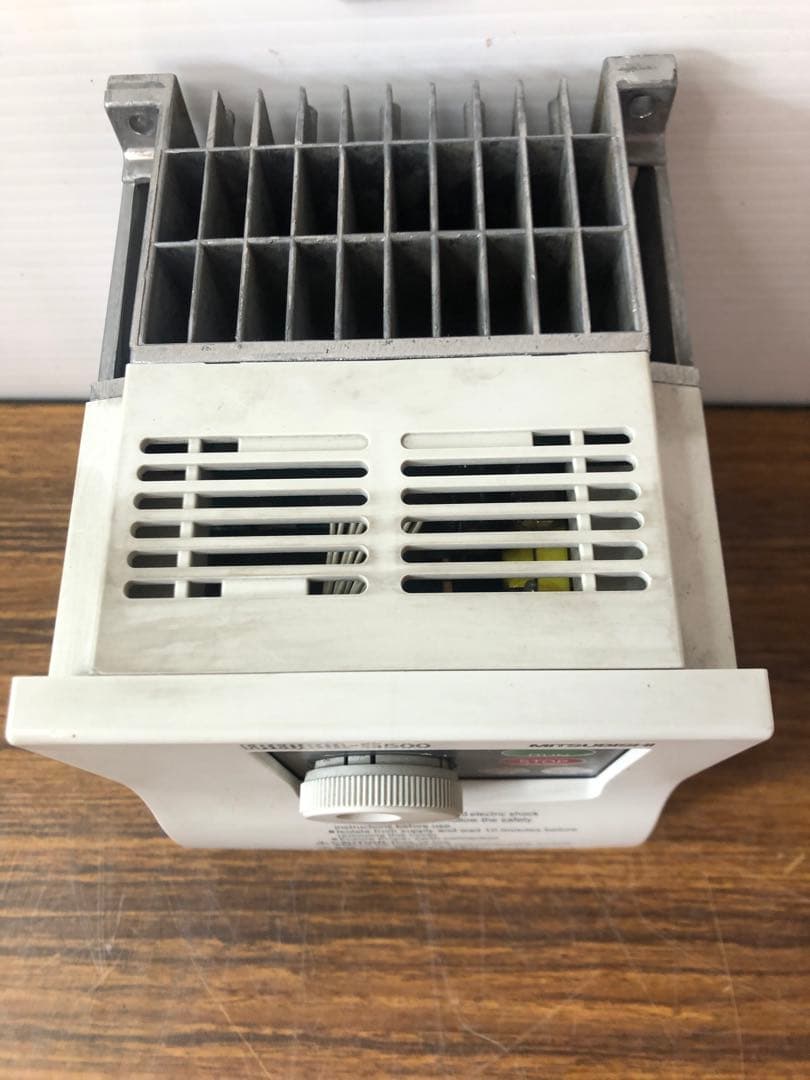 MITSUBISHI 三菱電機 FR-S520E-1.5K インバータ