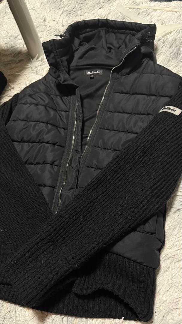 人気ダウンニットBelindaです!! タグの方に汚れがあります。